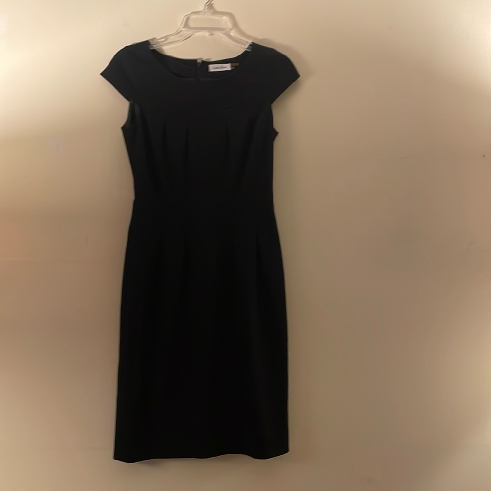 Calvin Klein Size 2 Black Sheath Dress
